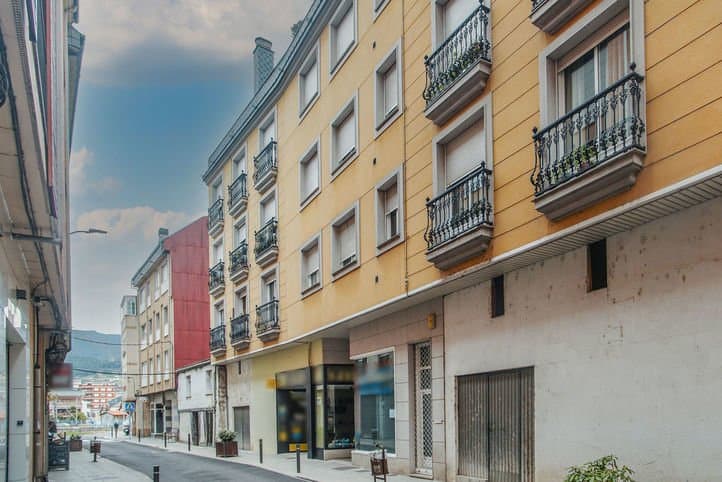 Piso en Ourense (1/5)