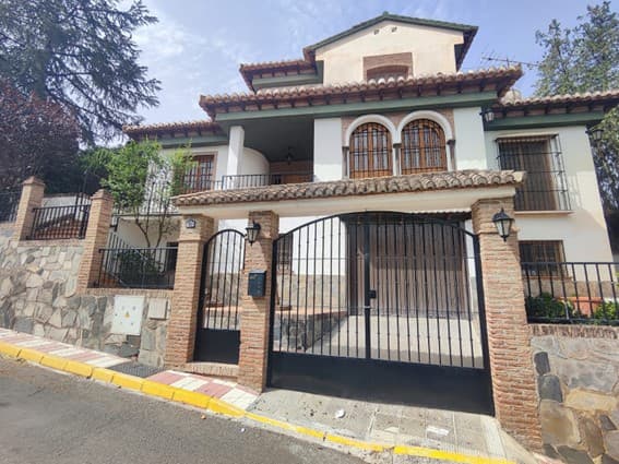 Casa/Chalet en Granada (1/3)