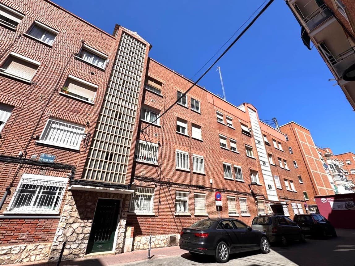 Piso en Madrid (1/3)