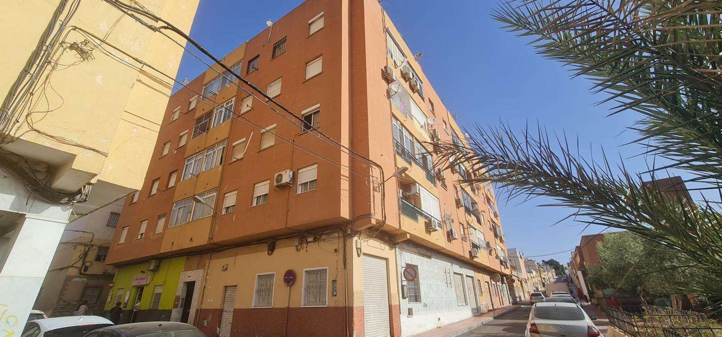 Piso en Almería (1/5)